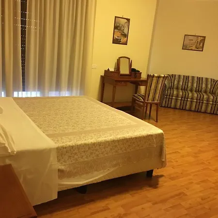 Ruggiero Park 3* ואלו דלה לוקניה